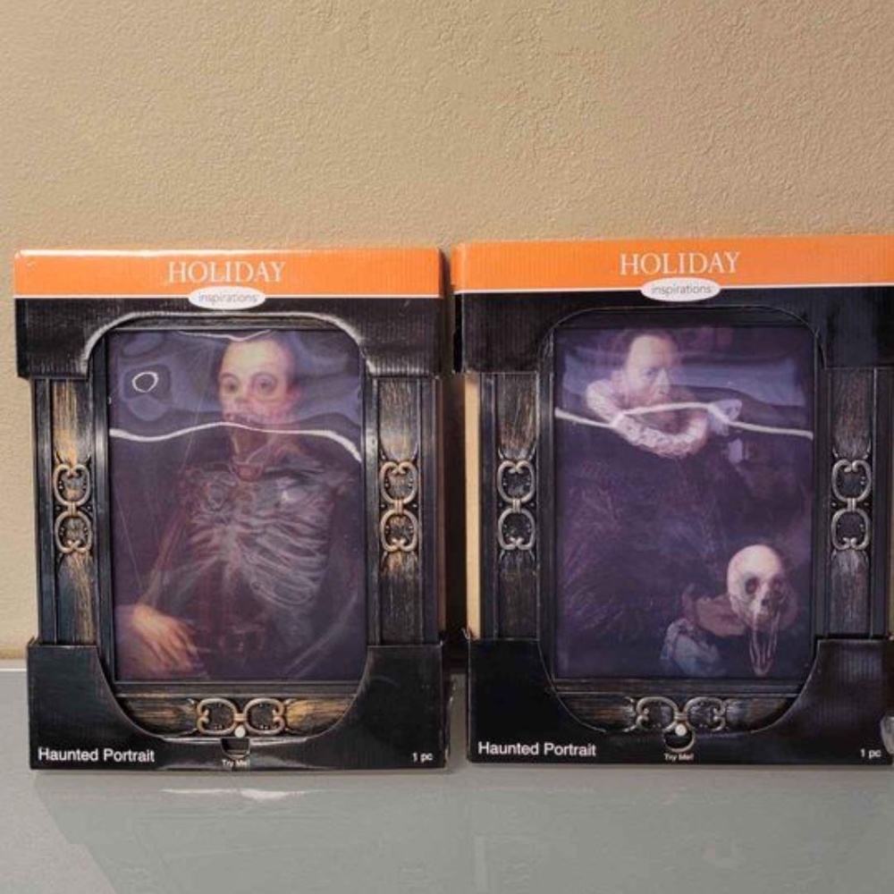 Halloween Decor: Spooky Portraits